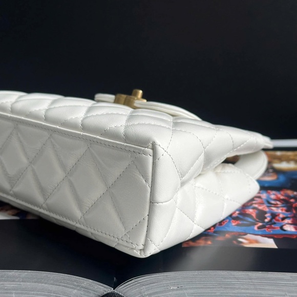 CHANEL White Kelly Bag - Picture 4 of 9